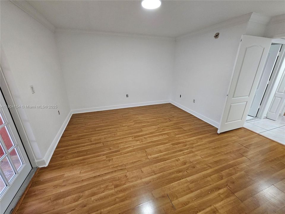 For Rent: $2,650 (3 beds, 2 baths, 1190 Square Feet)