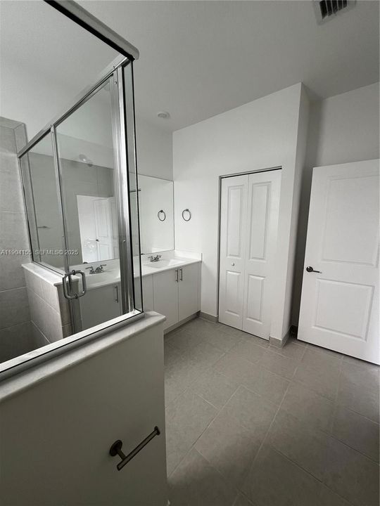 For Rent: $2,650 (3 beds, 2 baths, 1331 Square Feet)