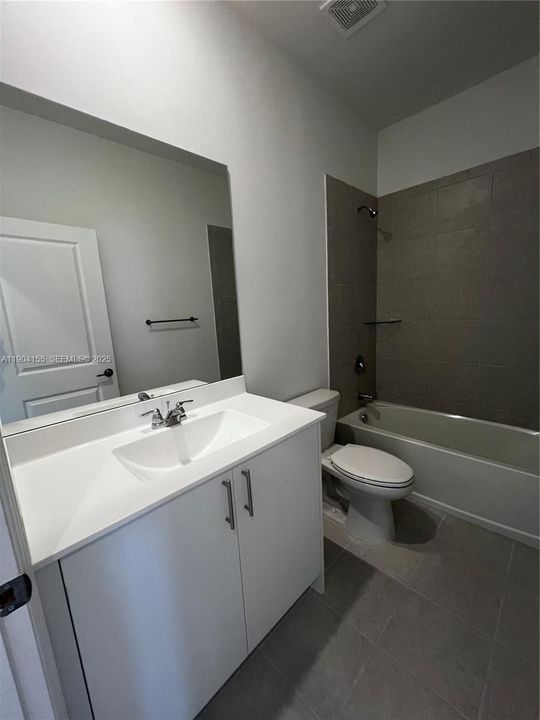 For Rent: $2,650 (3 beds, 2 baths, 1331 Square Feet)