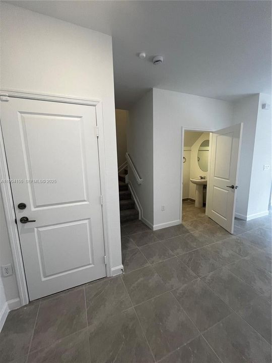 For Rent: $2,650 (3 beds, 2 baths, 1331 Square Feet)