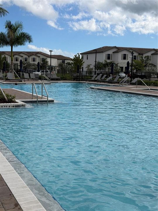 For Rent: $2,650 (3 beds, 2 baths, 1331 Square Feet)