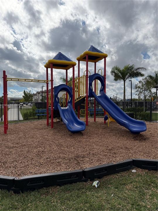 For Rent: $2,650 (3 beds, 2 baths, 1331 Square Feet)