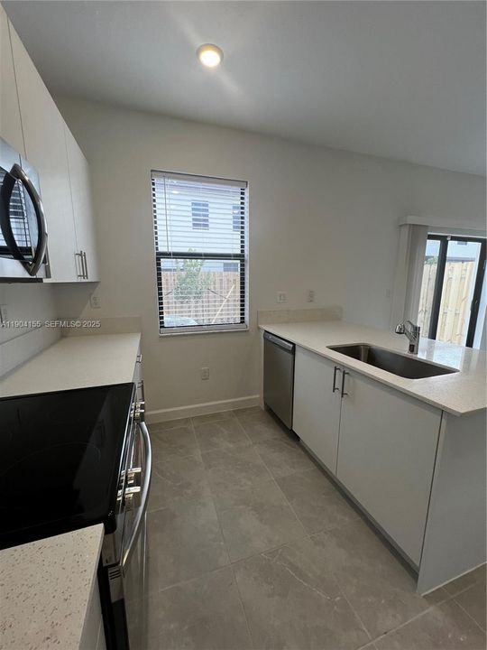 For Rent: $2,650 (3 beds, 2 baths, 1331 Square Feet)