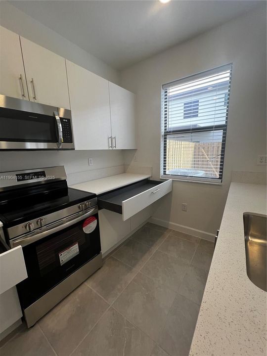 For Rent: $2,650 (3 beds, 2 baths, 1331 Square Feet)