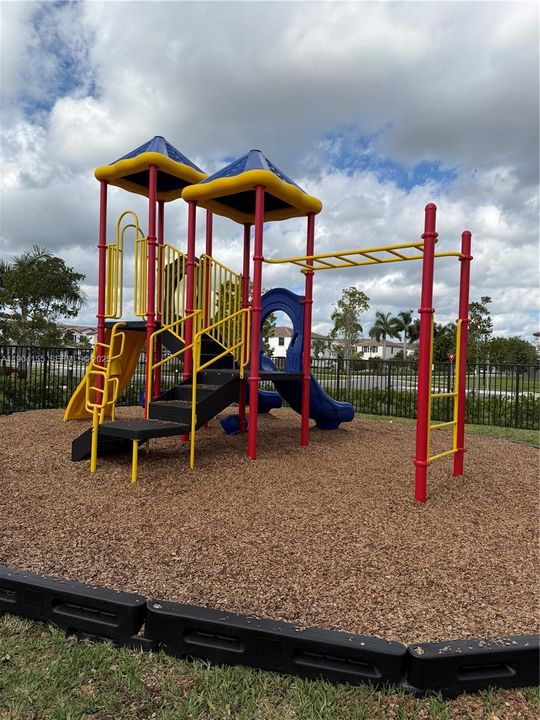 For Rent: $2,650 (3 beds, 2 baths, 1331 Square Feet)