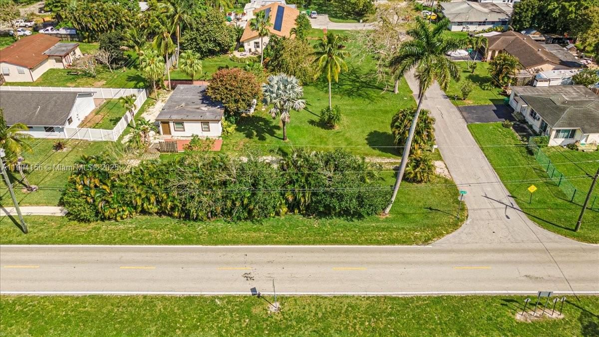 Recently Rented: $3,000 (3 beds, 2 baths, 1410 Square Feet)