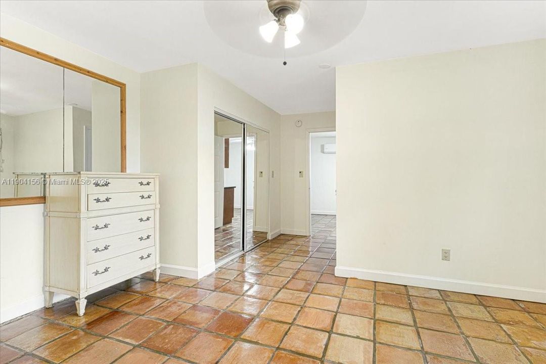 Recently Rented: $3,000 (3 beds, 2 baths, 1410 Square Feet)