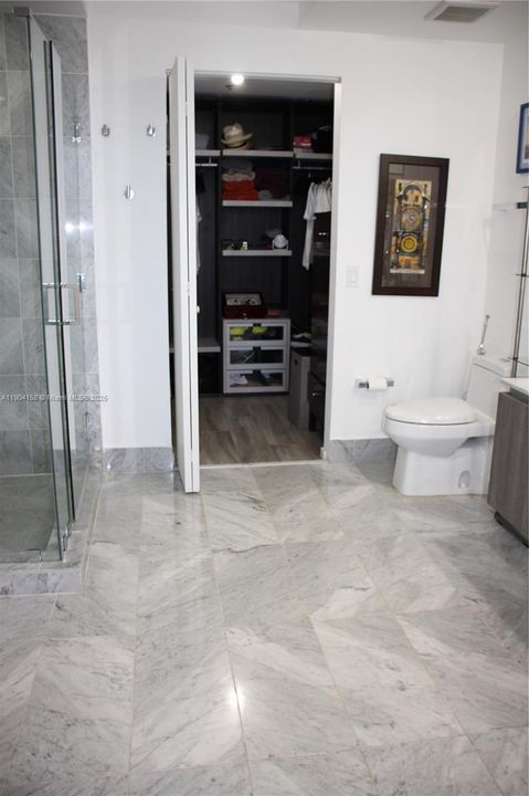 For Rent: $19,000 (2 beds, 4 baths, 1728 Square Feet)