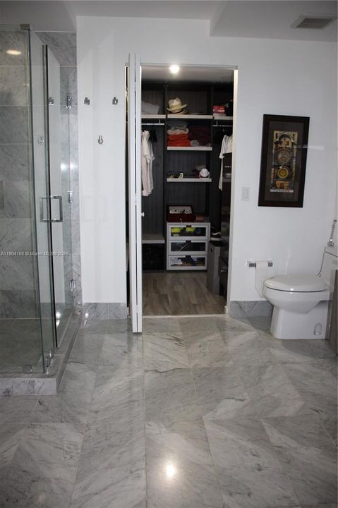 For Rent: $19,000 (2 beds, 4 baths, 1728 Square Feet)