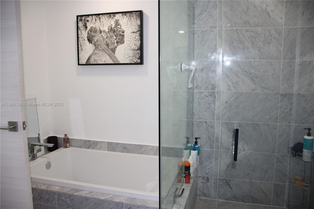 For Rent: $19,000 (2 beds, 4 baths, 1728 Square Feet)