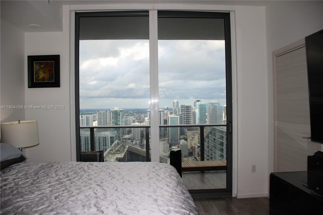 For Rent: $19,000 (2 beds, 4 baths, 1728 Square Feet)