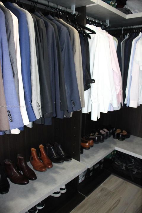 For Rent: $19,000 (2 beds, 4 baths, 1728 Square Feet)