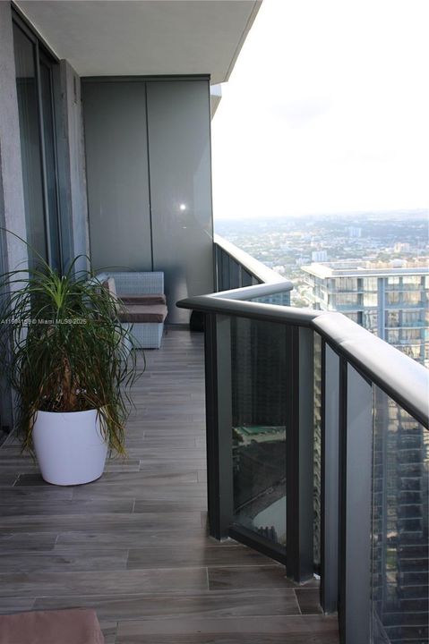 For Rent: $19,000 (2 beds, 4 baths, 1728 Square Feet)