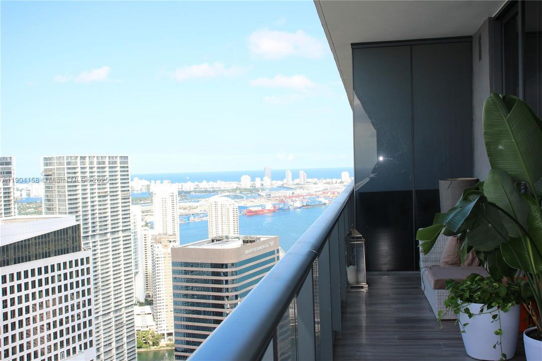 For Rent: $19,000 (2 beds, 4 baths, 1728 Square Feet)