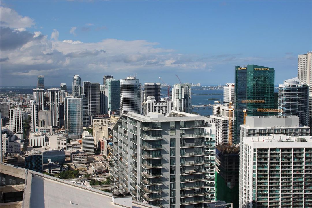 For Rent: $19,000 (2 beds, 4 baths, 1728 Square Feet)