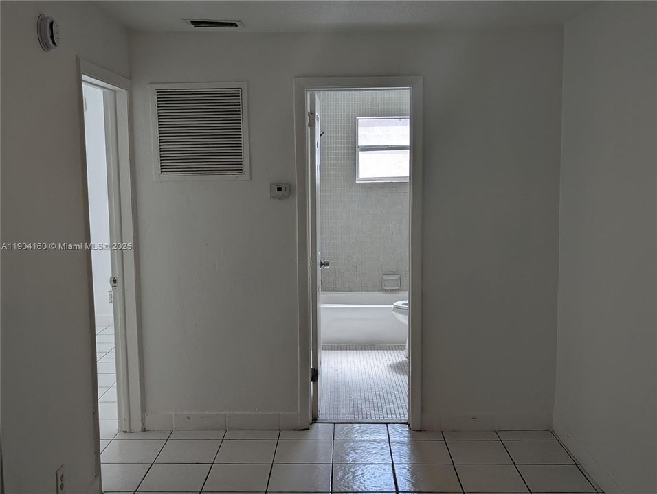 Recently Rented: $1,600 (1 beds, 1 baths, 0 Square Feet)