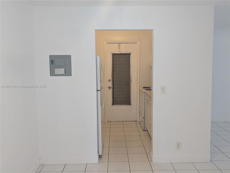 Recently Rented: $1,600 (1 beds, 1 baths, 0 Square Feet)