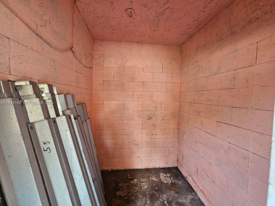 待售: $410,000 (4 贝兹, 2 浴室, 1256 平方英尺)