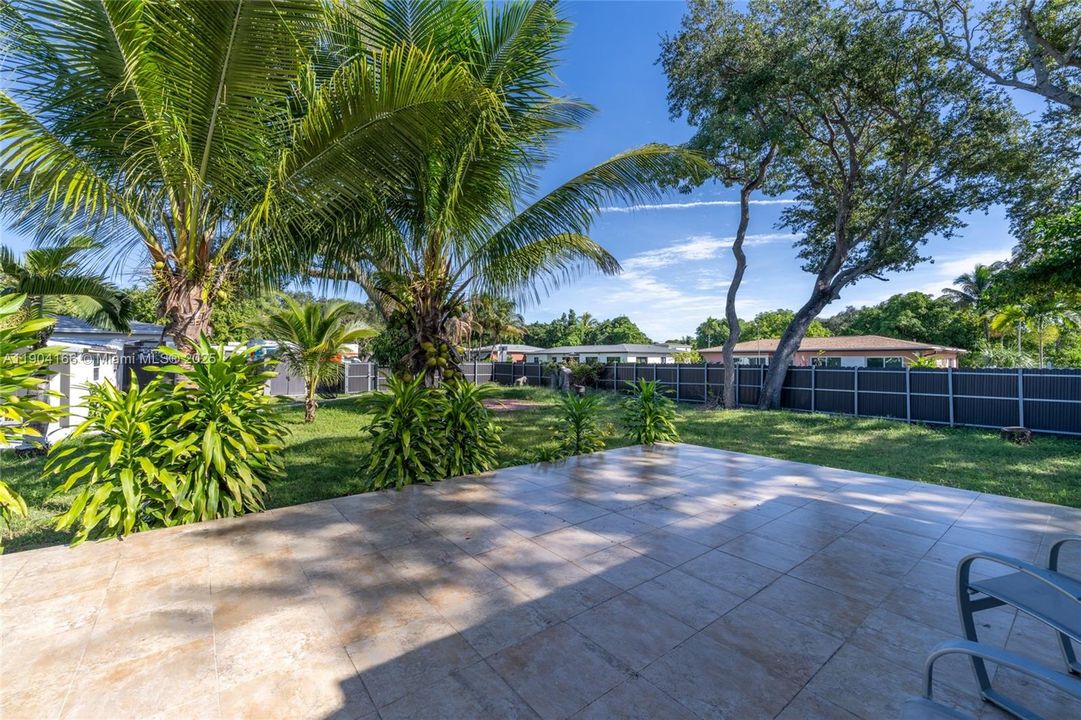 待售: $1,200,000 (4 贝兹, 5 浴室, 1442 平方英尺)