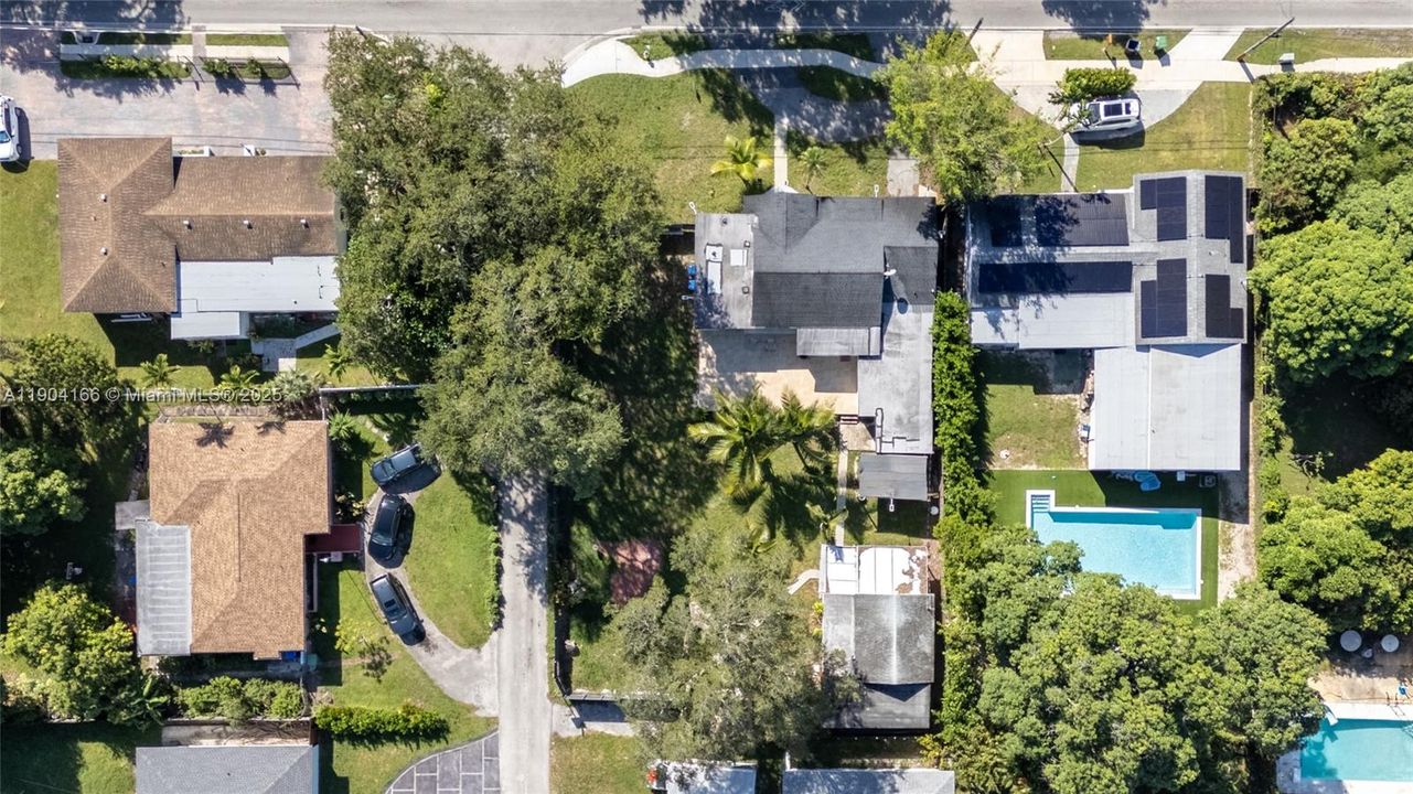 待售: $1,200,000 (4 贝兹, 5 浴室, 1442 平方英尺)