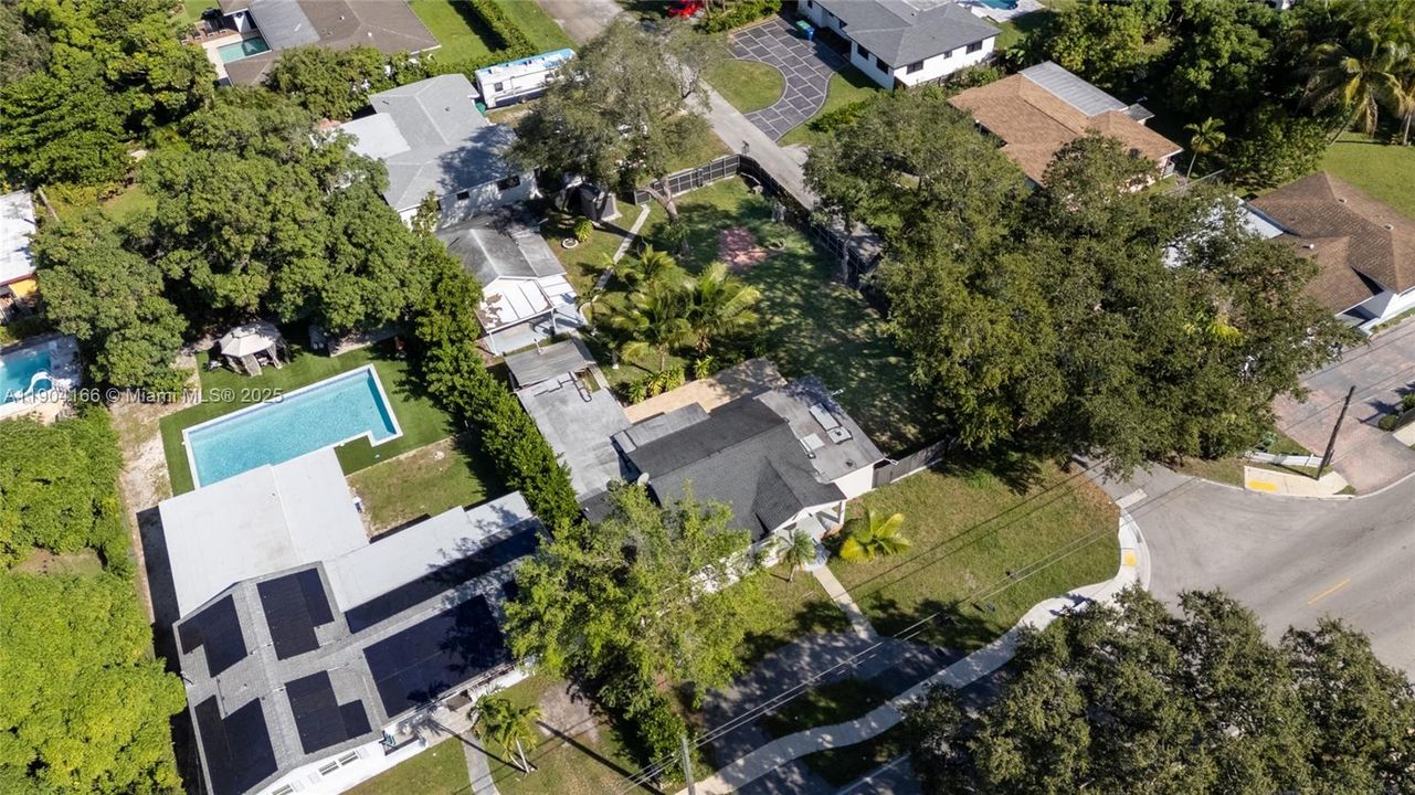 待售: $1,200,000 (4 贝兹, 5 浴室, 1442 平方英尺)