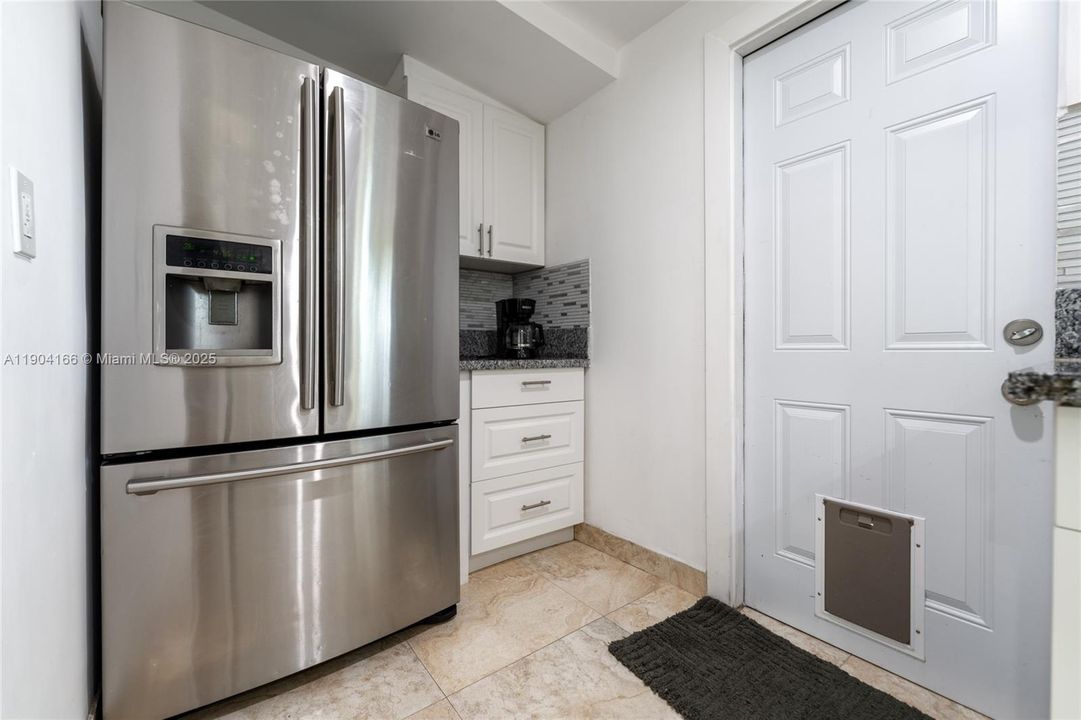 待售: $1,200,000 (4 贝兹, 5 浴室, 1442 平方英尺)