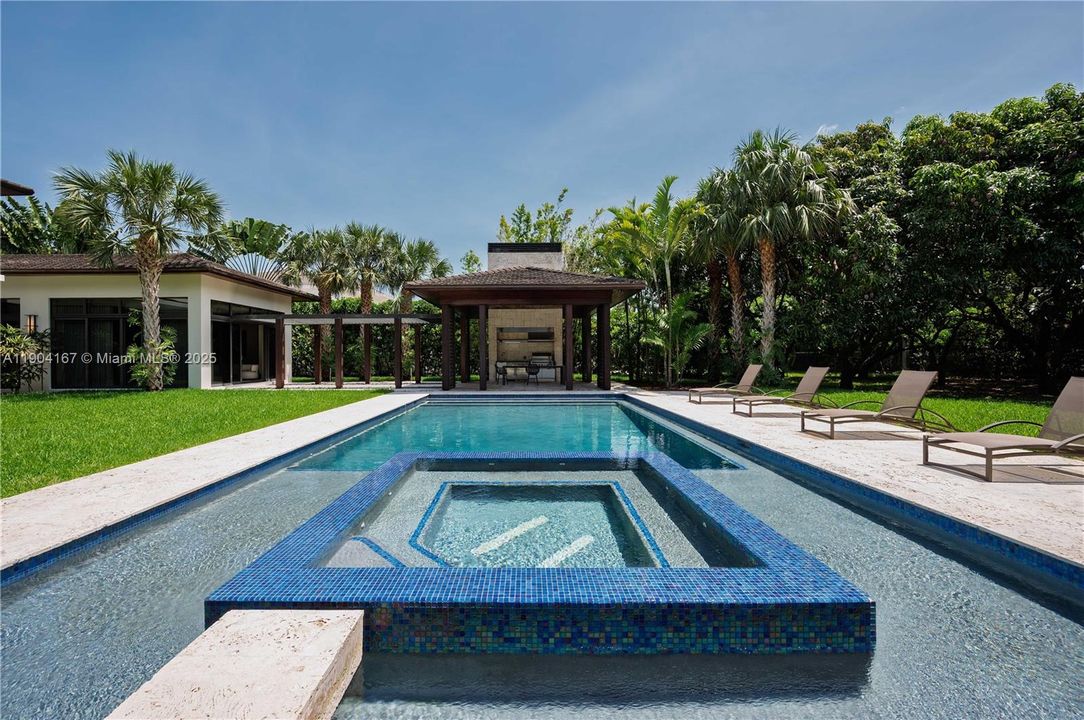 В аренду: $60,000 (6 спален, 6 ванн, 6599 Квадратных фут)