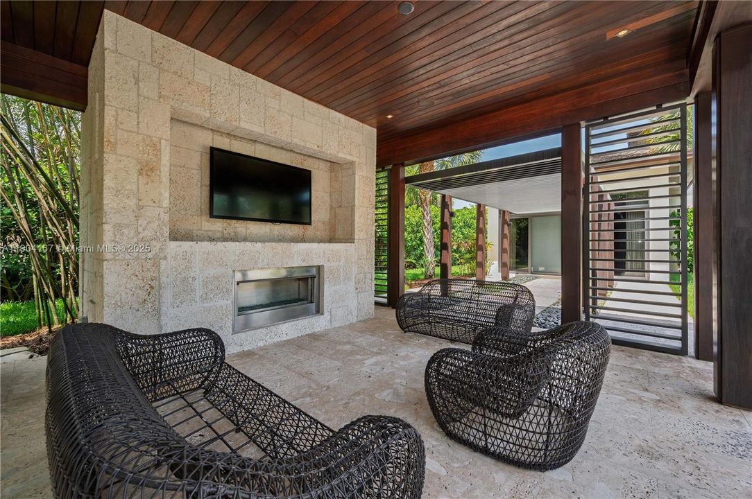 В аренду: $60,000 (6 спален, 6 ванн, 6599 Квадратных фут)