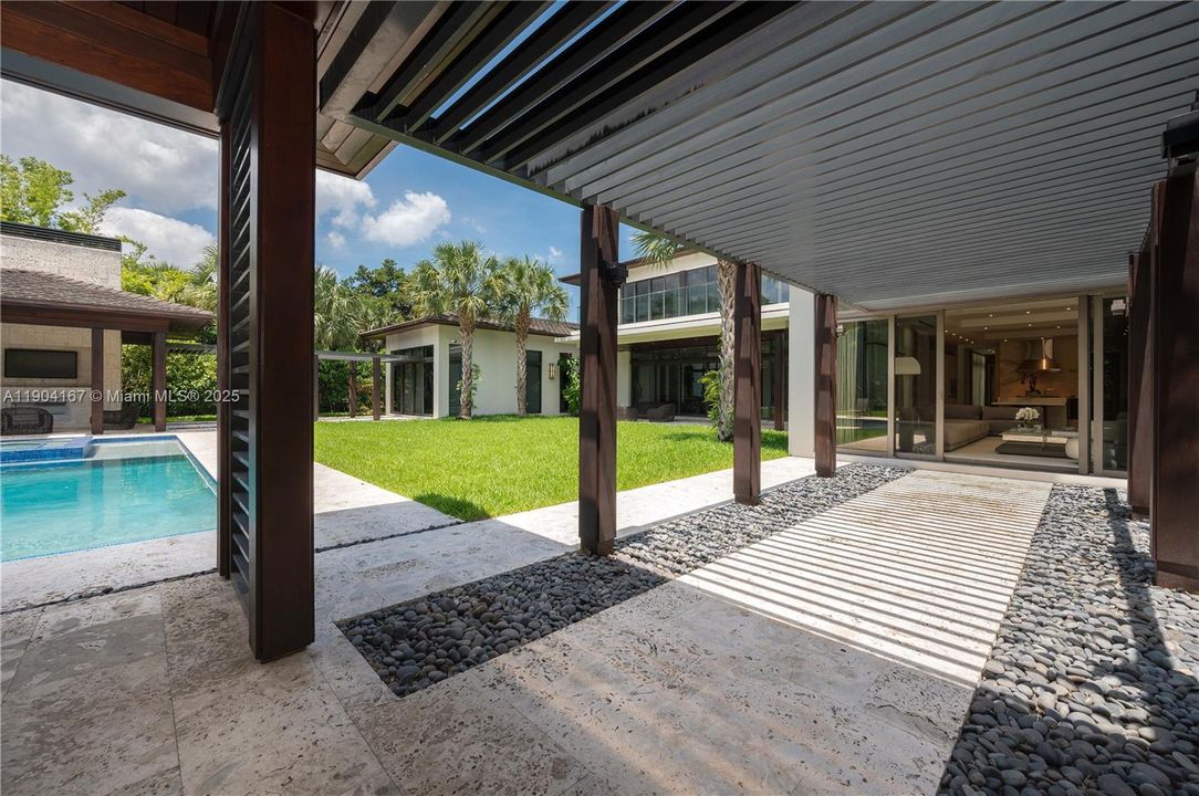 В аренду: $60,000 (6 спален, 6 ванн, 6599 Квадратных фут)