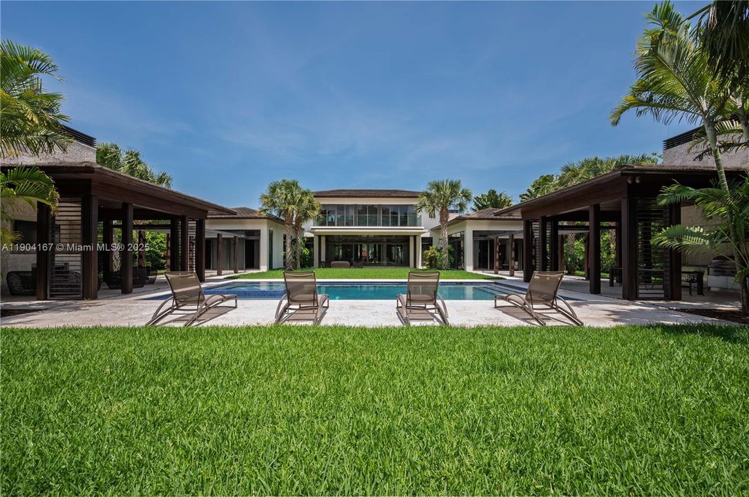 В аренду: $60,000 (6 спален, 6 ванн, 6599 Квадратных фут)