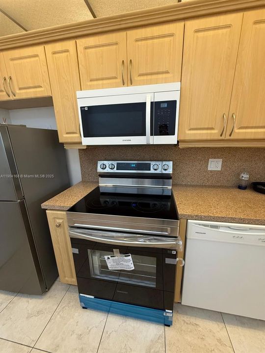 En Venta: $200,000 (1 camas, 1 baños, 865 Pies cuadrados)