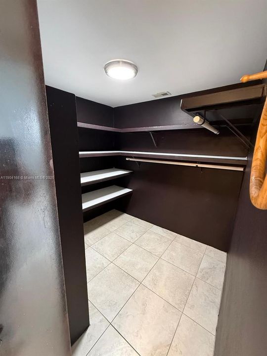 En Venta: $200,000 (1 camas, 1 baños, 865 Pies cuadrados)