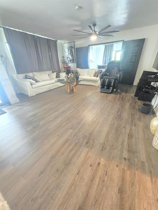 待售: $885,000 (5 贝兹, 3 浴室, 2534 平方英尺)