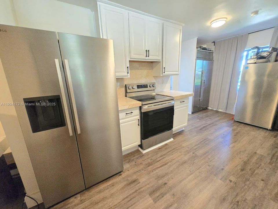 待售: $885,000 (5 贝兹, 3 浴室, 2534 平方英尺)