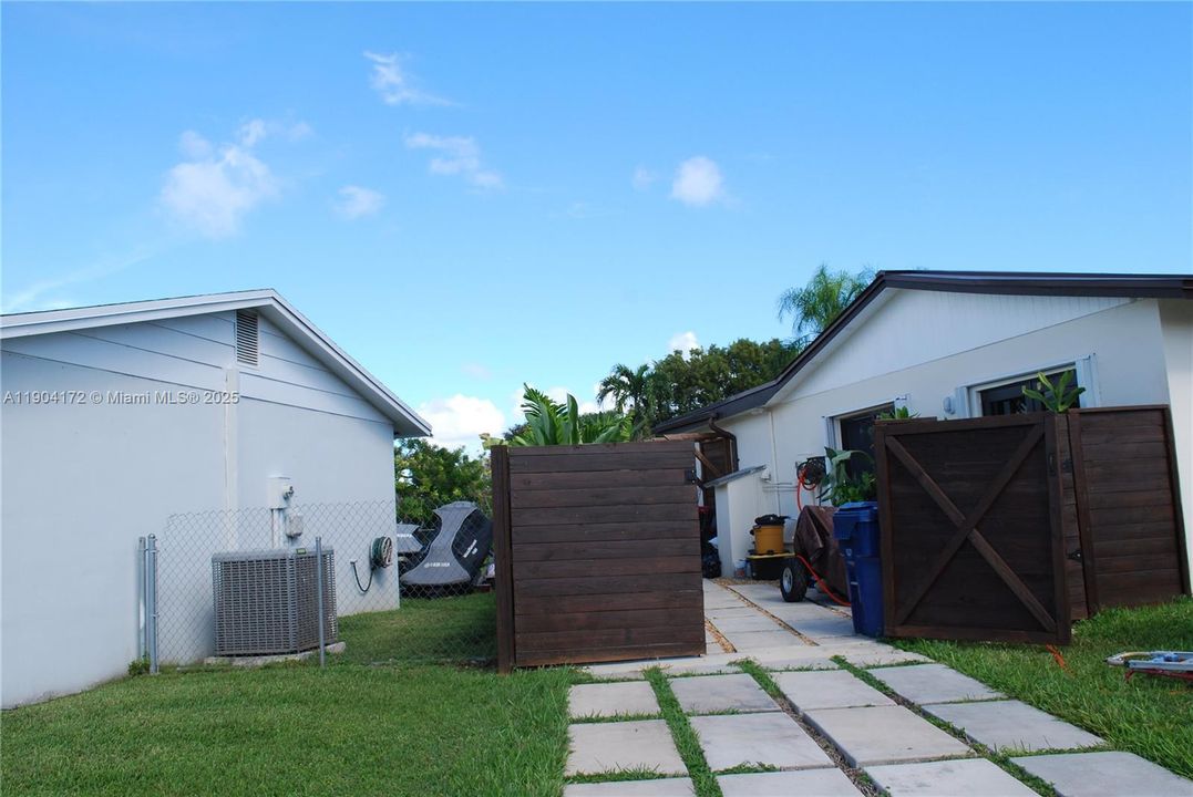 待售: $885,000 (5 贝兹, 3 浴室, 2534 平方英尺)