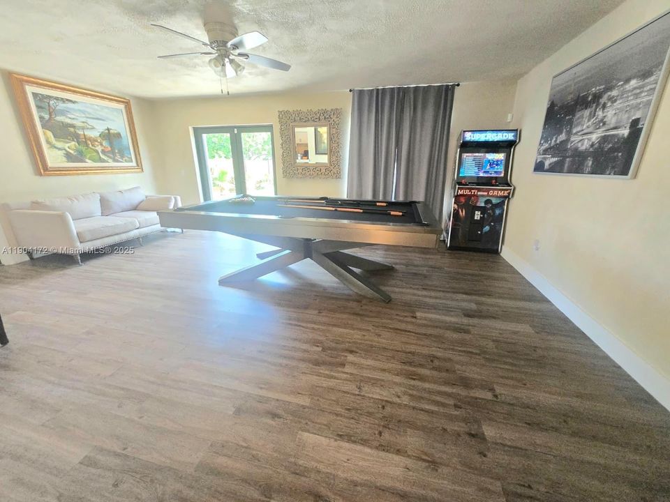 待售: $885,000 (5 贝兹, 3 浴室, 2534 平方英尺)