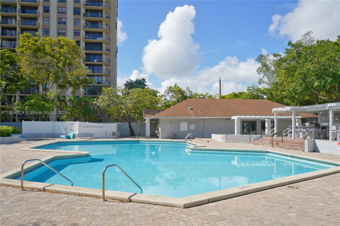 最近租的: $1,800 (1 贝兹, 1 浴室, 782 平方英尺)