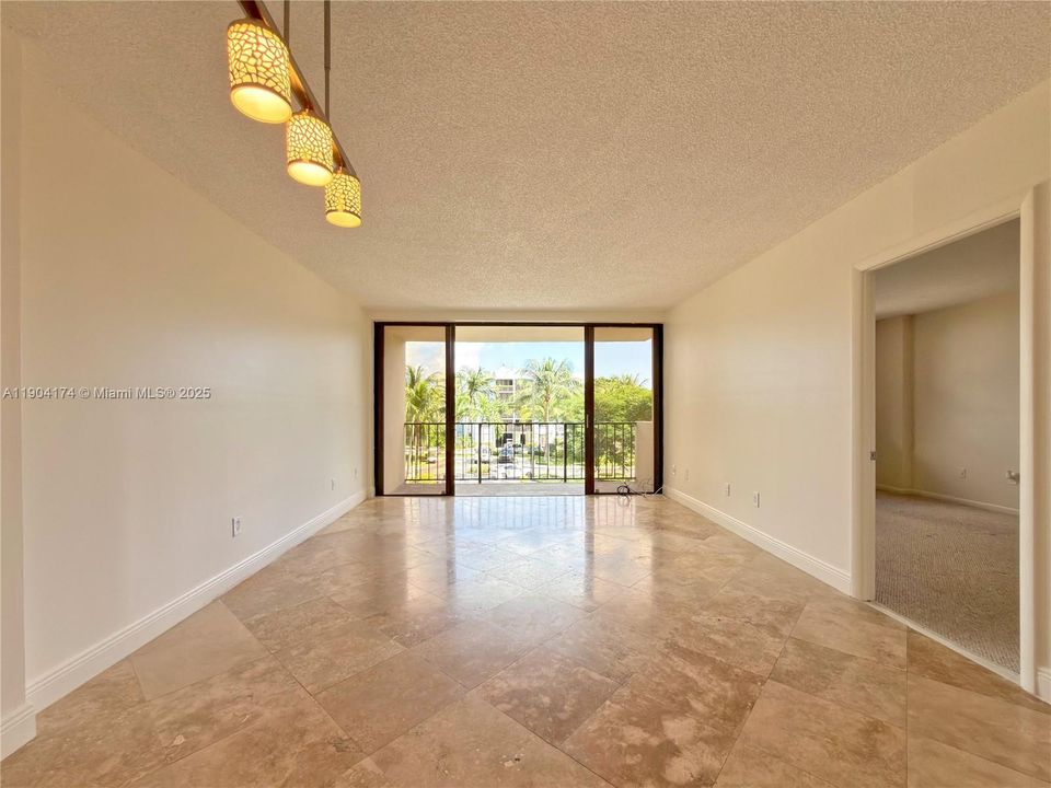 最近租的: $1,800 (1 贝兹, 1 浴室, 782 平方英尺)