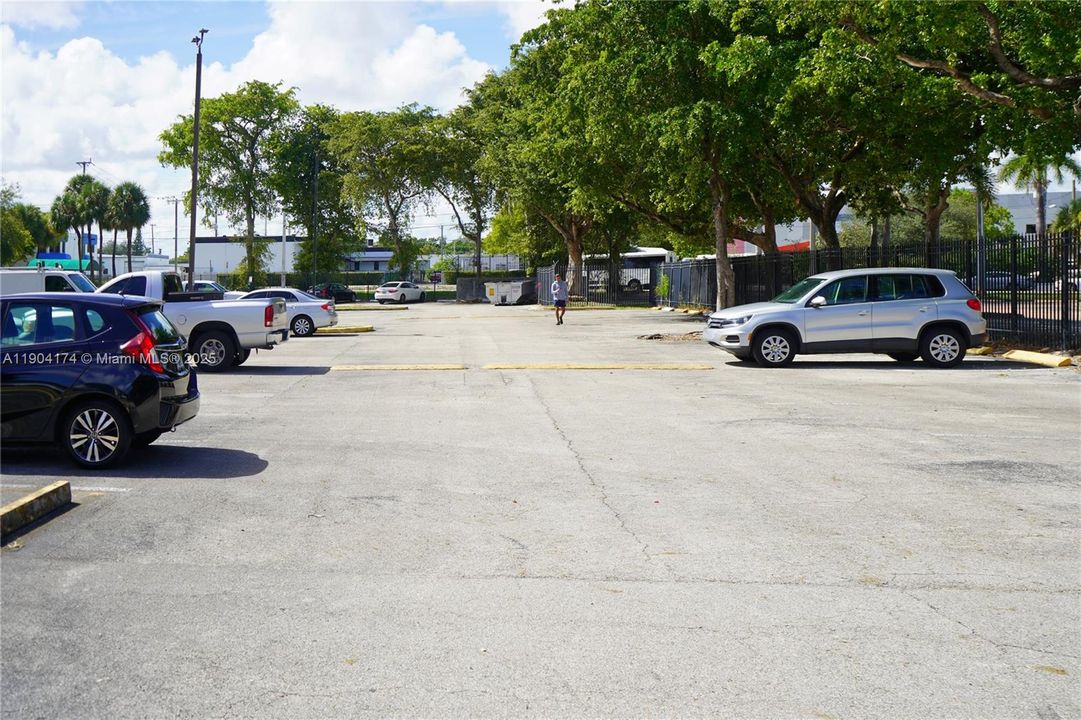 最近租的: $1,800 (1 贝兹, 1 浴室, 782 平方英尺)