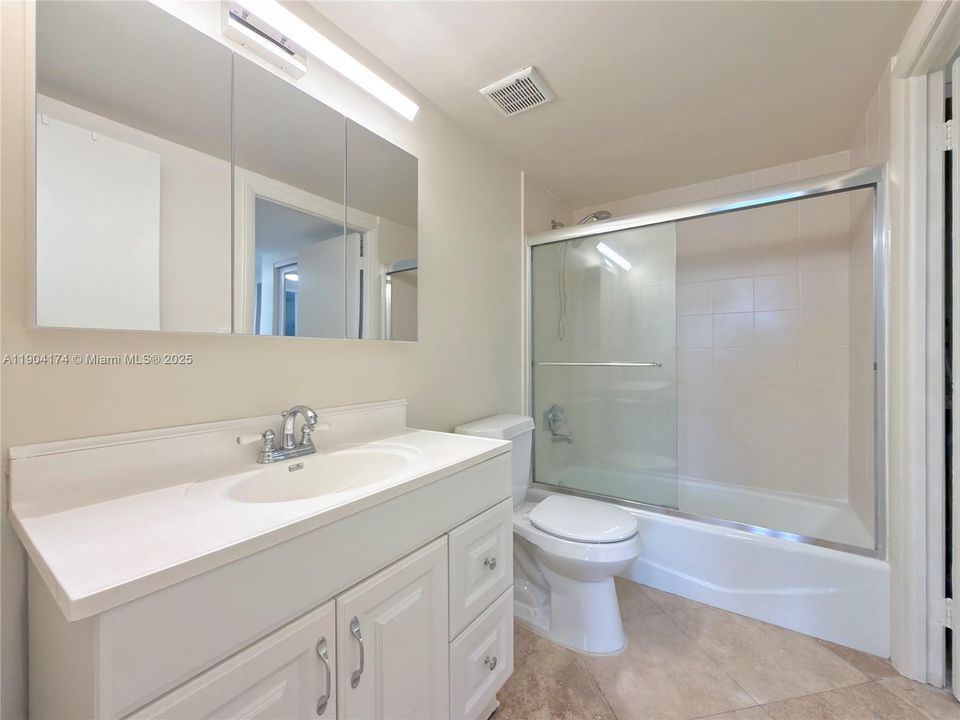 最近租的: $1,800 (1 贝兹, 1 浴室, 782 平方英尺)