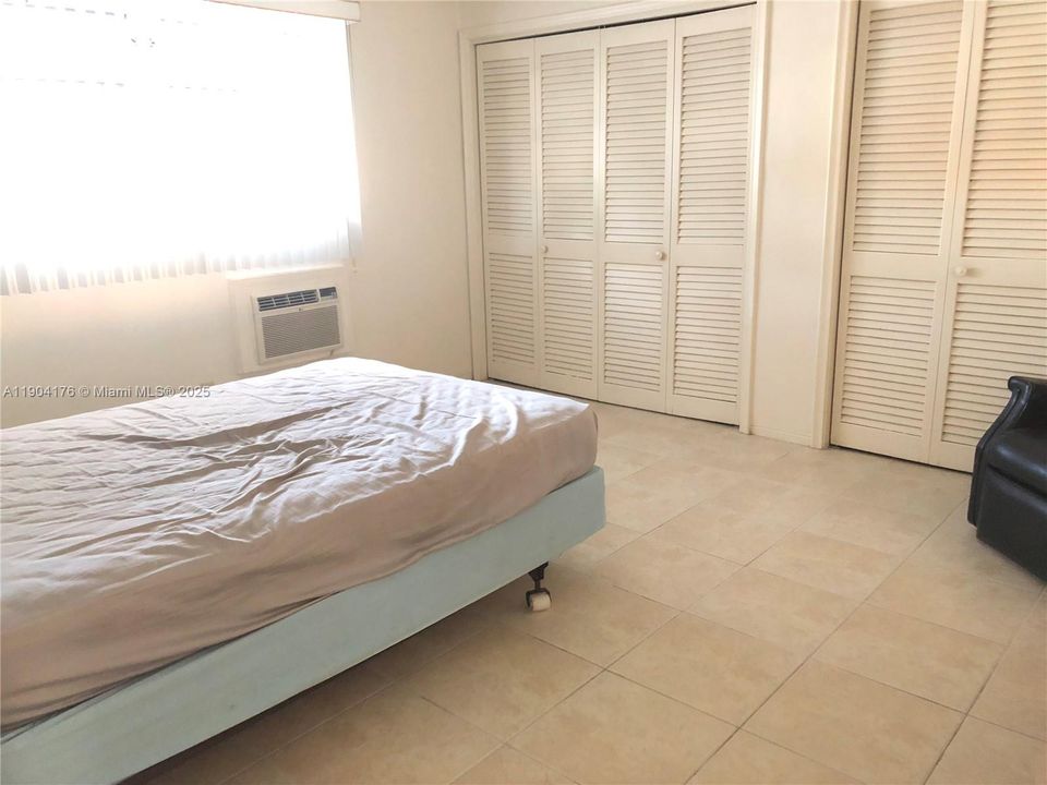 For Rent: $1,395 (1 beds, 1 baths, 620 Square Feet)