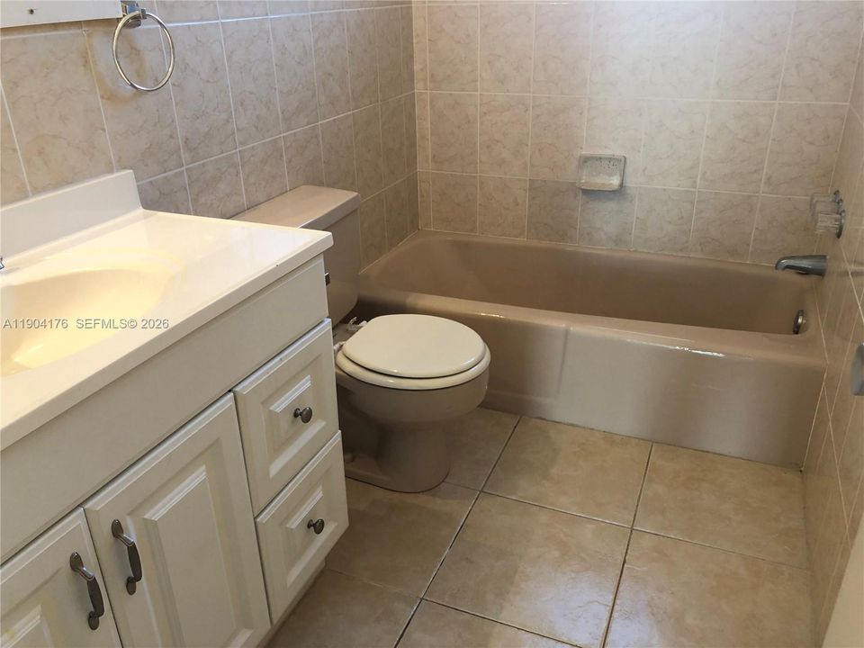 For Rent: $1,395 (1 beds, 1 baths, 620 Square Feet)