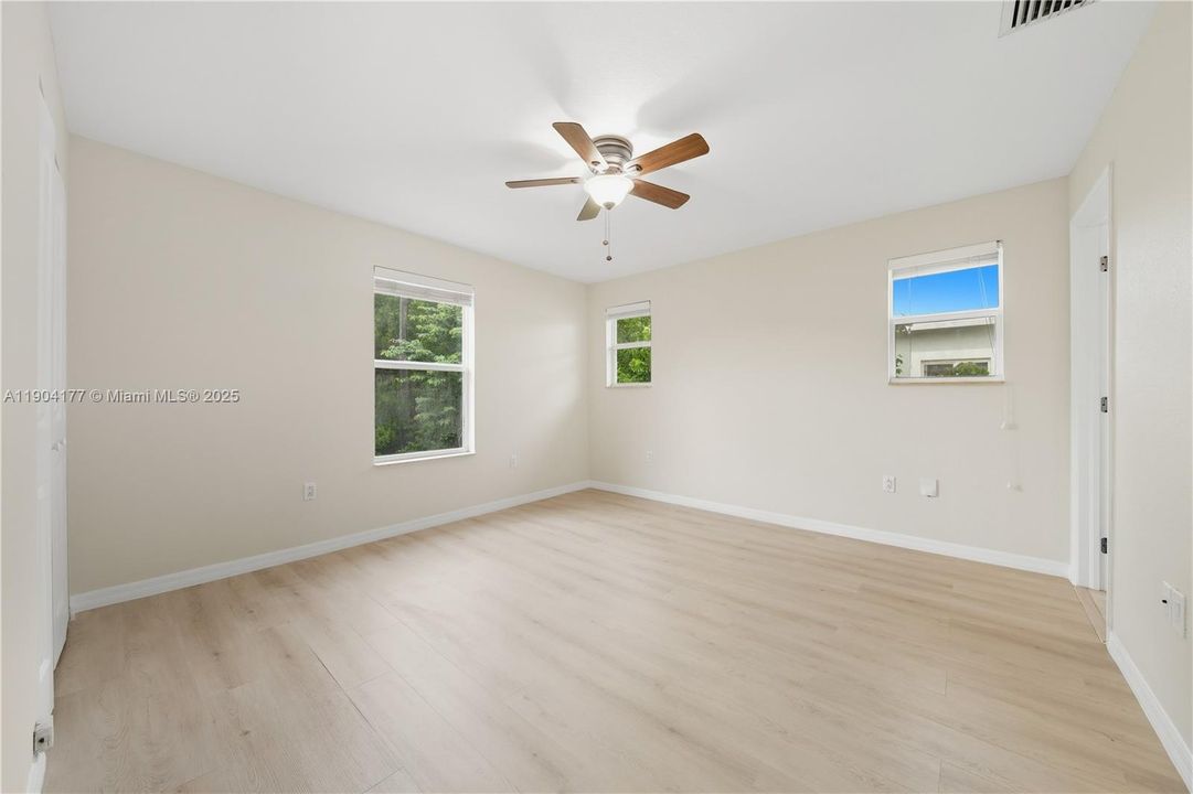 待售: $745,000 (3 贝兹, 2 浴室, 1148 平方英尺)