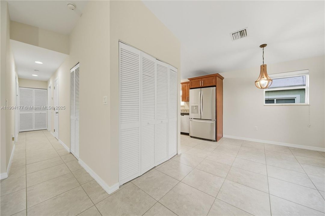 待售: $745,000 (3 贝兹, 2 浴室, 1148 平方英尺)