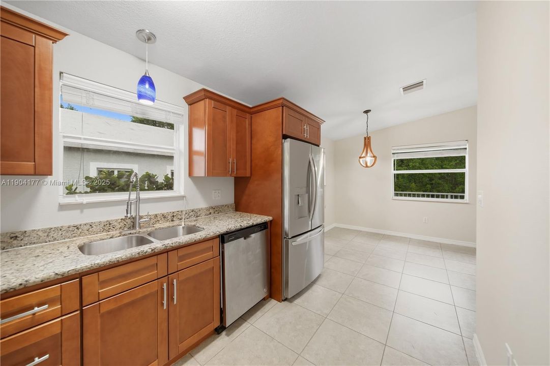 待售: $745,000 (3 贝兹, 2 浴室, 1148 平方英尺)