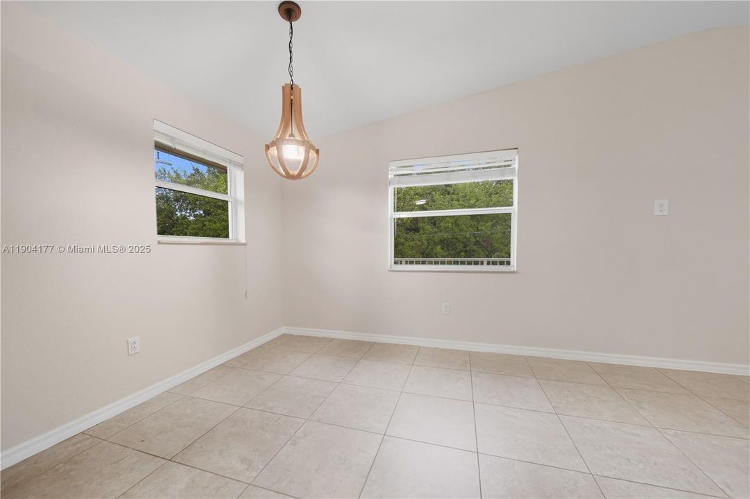 待售: $745,000 (3 贝兹, 2 浴室, 1148 平方英尺)