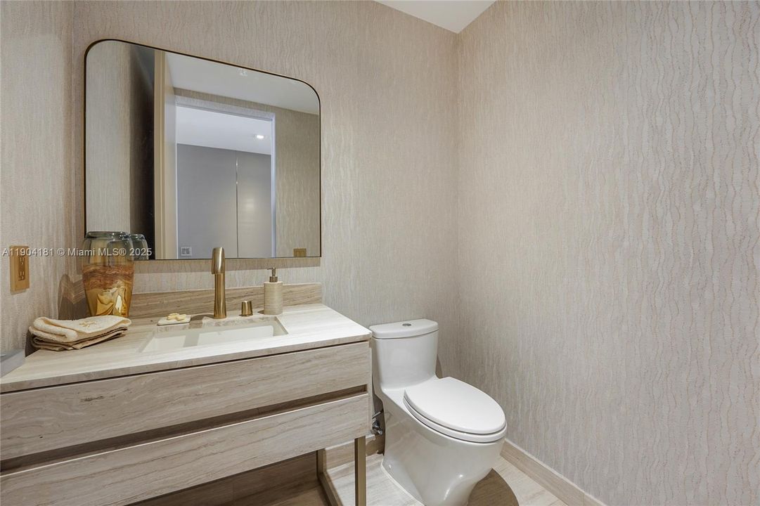 En Renta: $25,000 (3 camas, 3 baños, 2271 Pies cuadrados)