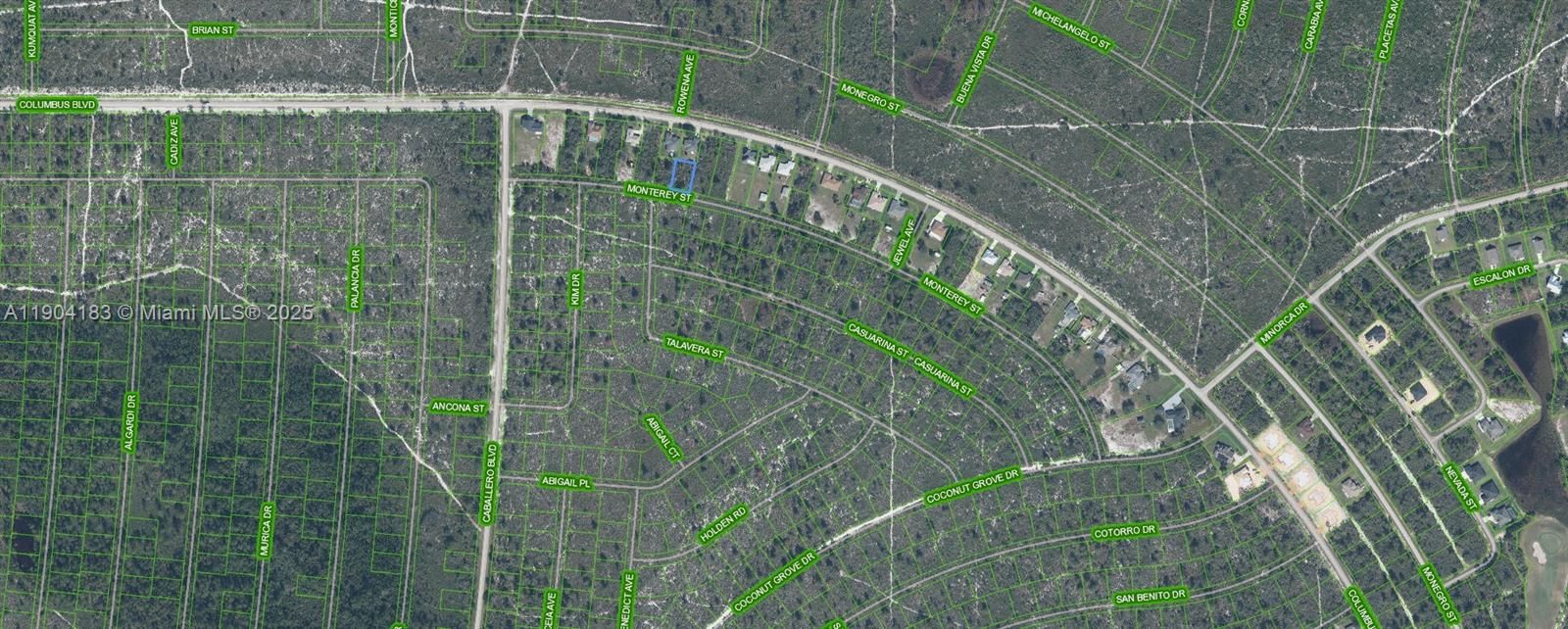 待售: $12,900 (0.23 acres)