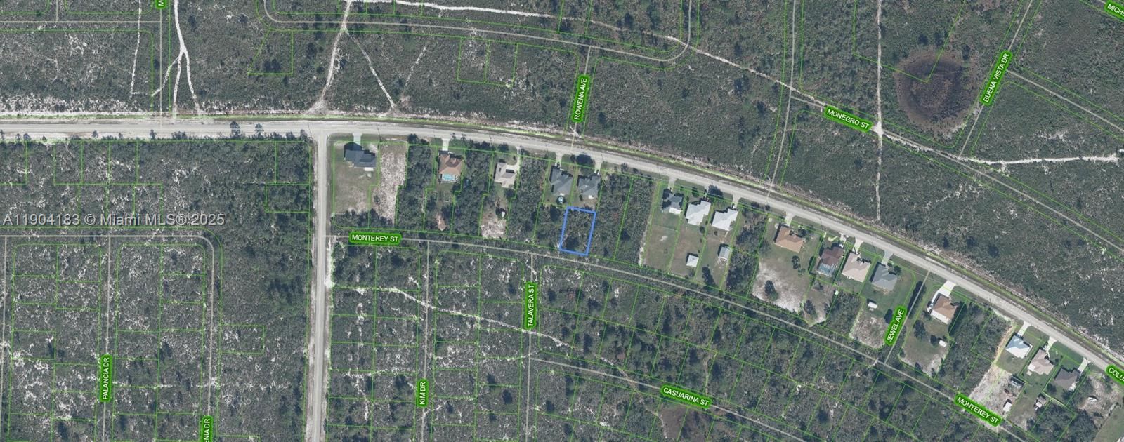 待售: $12,900 (0.23 acres)