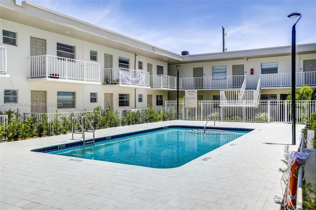 For Rent: $1,750 (1 beds, 1 baths, 700 Square Feet)